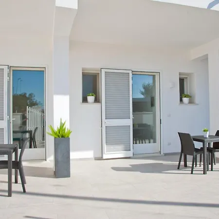 Suddenna 住宿加早餐酒店 托雷圣乔万尼乌